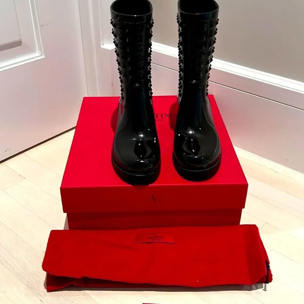 Valentino Garavani Rockstud Rain Boots Black Size 37 / US 7